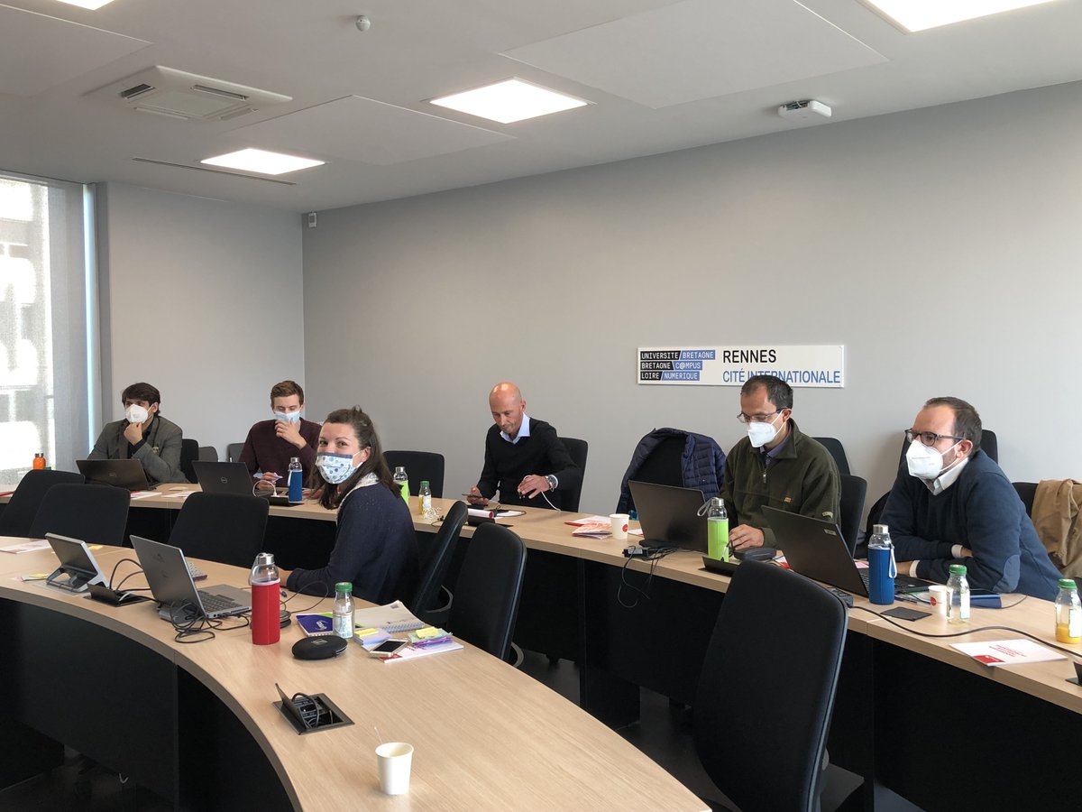 🇪🇺European student card #Educards
2nd transnational meeting <a href="/EDUCUniverCity/">EDUC</a> face-to-face on this experimental project @UnivRennes1 
🎯Aim : deploying the European student card for all students of the EDUC Alliance
#brainstorming #EuropeanStudentCard #EuropeanAlliance