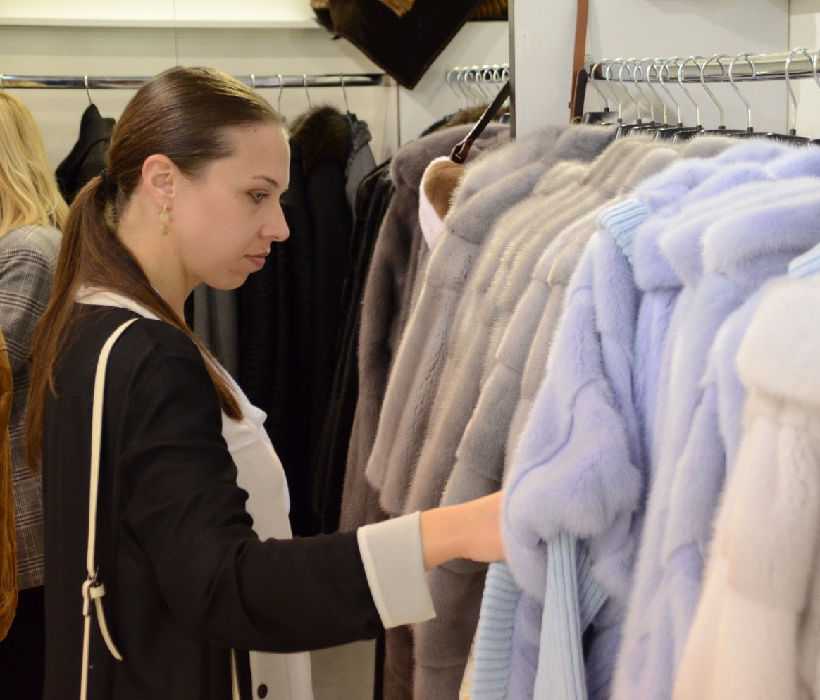 kastoriafurfair's tweet image. Attending Kastoria International Fur Fair is made-to-order experience!

#kastoria #kastoriafurcity #furstagram #ootd #ootn #outfitoftheday #wiw #instastyle #fur #womenswear #tbt #fashion #style #styleiswhat #furfashion #kastoriafurfair #шубы #шуба #мех #мода #fashionshow #runway