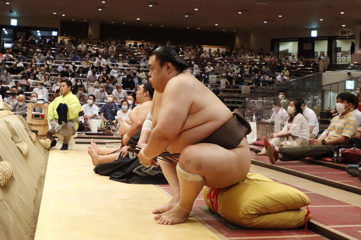 座り相撲