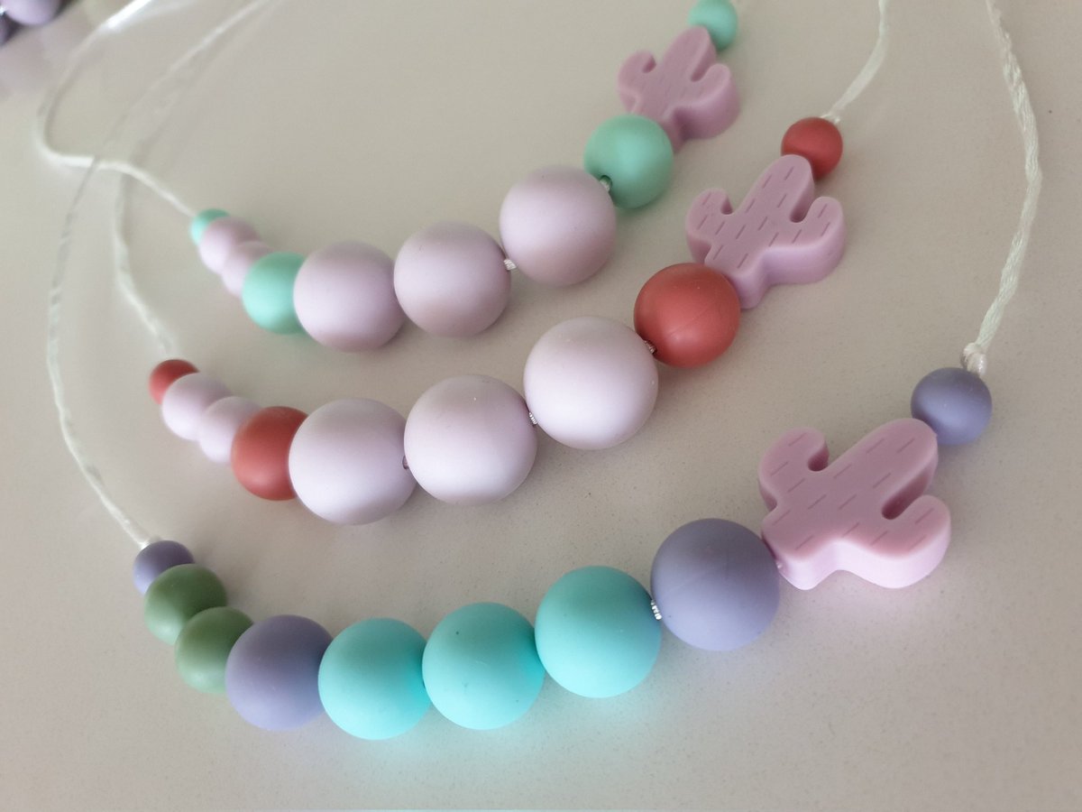 Maple_Thistle's tweet photo. Thanks for the kind words! ★★★★★ "I bought several necklaces as gifts for friends that are expecting.  The necklaces are beautiful - fantastic colours and really high quality.  The recipients have really liked them!"  https://t.co/oJ68sST8GK https://t.co/xuFHcxTwK6