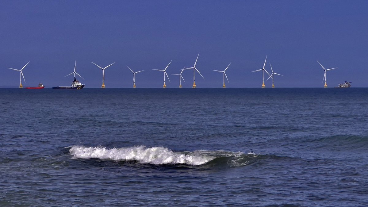 m66sdd's tweet photo. Aberdeen wind turbines #rediscoveraberdeen #visitabdn #eveningexpress https://t.co/Oi2D6zZYZ3