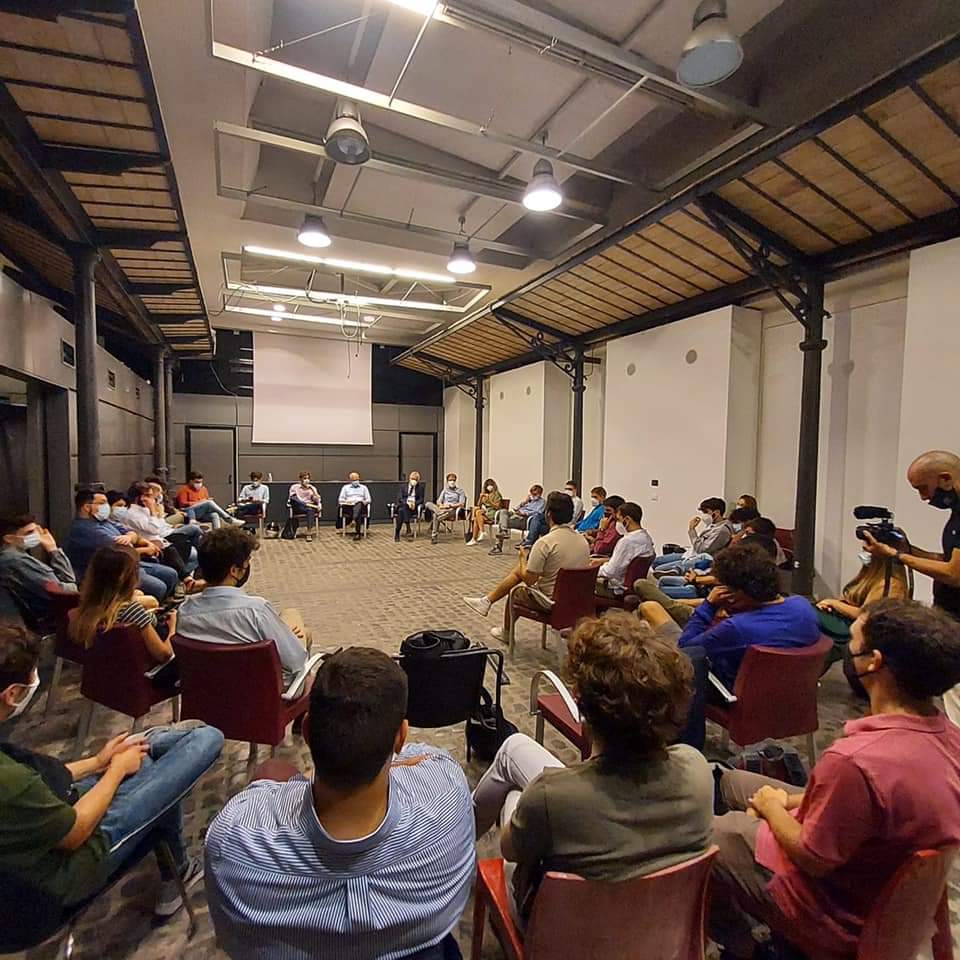 GD Roma ๐ช๐บ๐ฎ๐น๐ณ๏ธโ๐ (@gdroma_) on Twitter photo Ieri con il candidato sindaco <a href="/gualtierieurope/">Roberto Gualtieri</a>, lโassessore allo sviluppo economico della Regione Lazio Paolo Orneli e le associazioni degli universitari.
Un incontro dove abbiamo chiesto a gran voce maggiore protagonismo delle nuove generazioni per lo sviluppo di Roma. Ieri con il candidato sindaco <a href="/gualtierieurope/">Roberto Gualtieri</a>, lโassessore allo sviluppo economico della Regione Lazio Paolo Orneli e le associazioni degli universitari.
Un incontro dove abbiamo chiesto a gran voce maggiore protagonismo delle nuove generazioni per lo sviluppo di Roma.