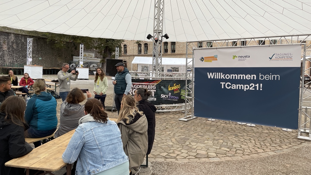 olliMD's tweet photo. Das war es also, nicht nur mit dem  #TCamp21 von @realizingpro sondern nach 15 Jahren auch mit dem @Tourismuscamp. Wir haben in 7 Jahren tolle Menschen kennengelernt, Projekte erlebt, Inspiration erhalten. Danke @Bauhuber @guenterexel &amp; Team. Nun Blick nach vorn zur #OpenWeek22. https://t.co/swWT07BfcI