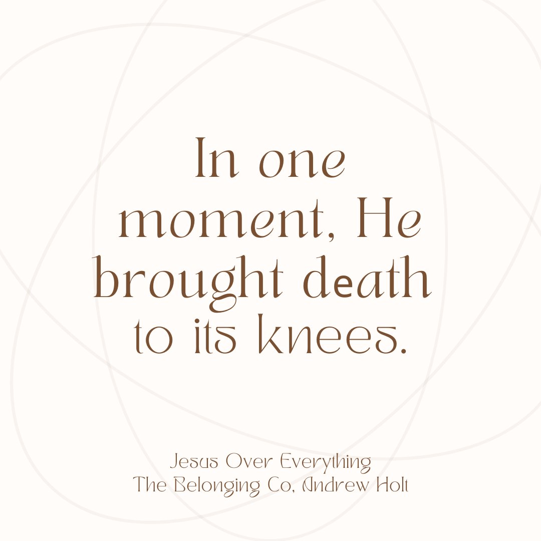 Who can rival our resurrected King
In one moment, He brought dеath to its knees
All the power and all authority
To one namе over everything
Yes to one name everything