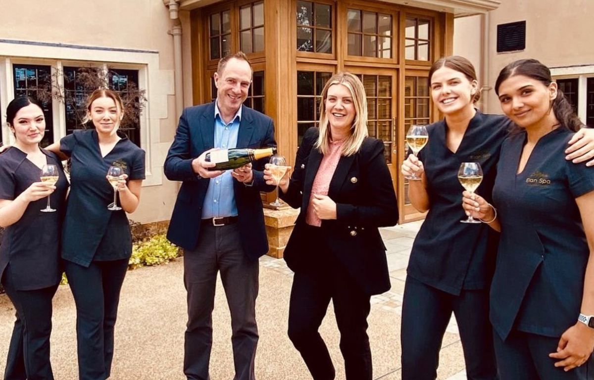 elanspamallory's tweet image. A big thank you to all our Elan Spa team who provide fabulous treatments and spa experiences for our members, residents and guests 💆✨

#thankyou #elanspa #spateam #mallorycourthotel
@RelaisChateaux @ShakespearesEng @spabreaks @SpaSeekers