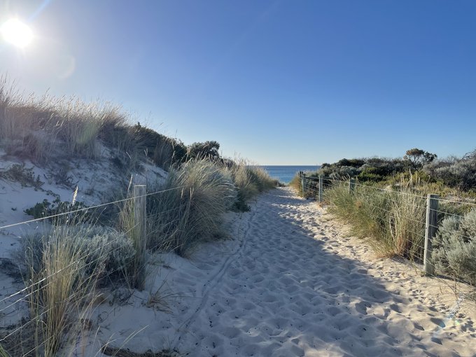 that aus life https://t.co/4LJR203IVO