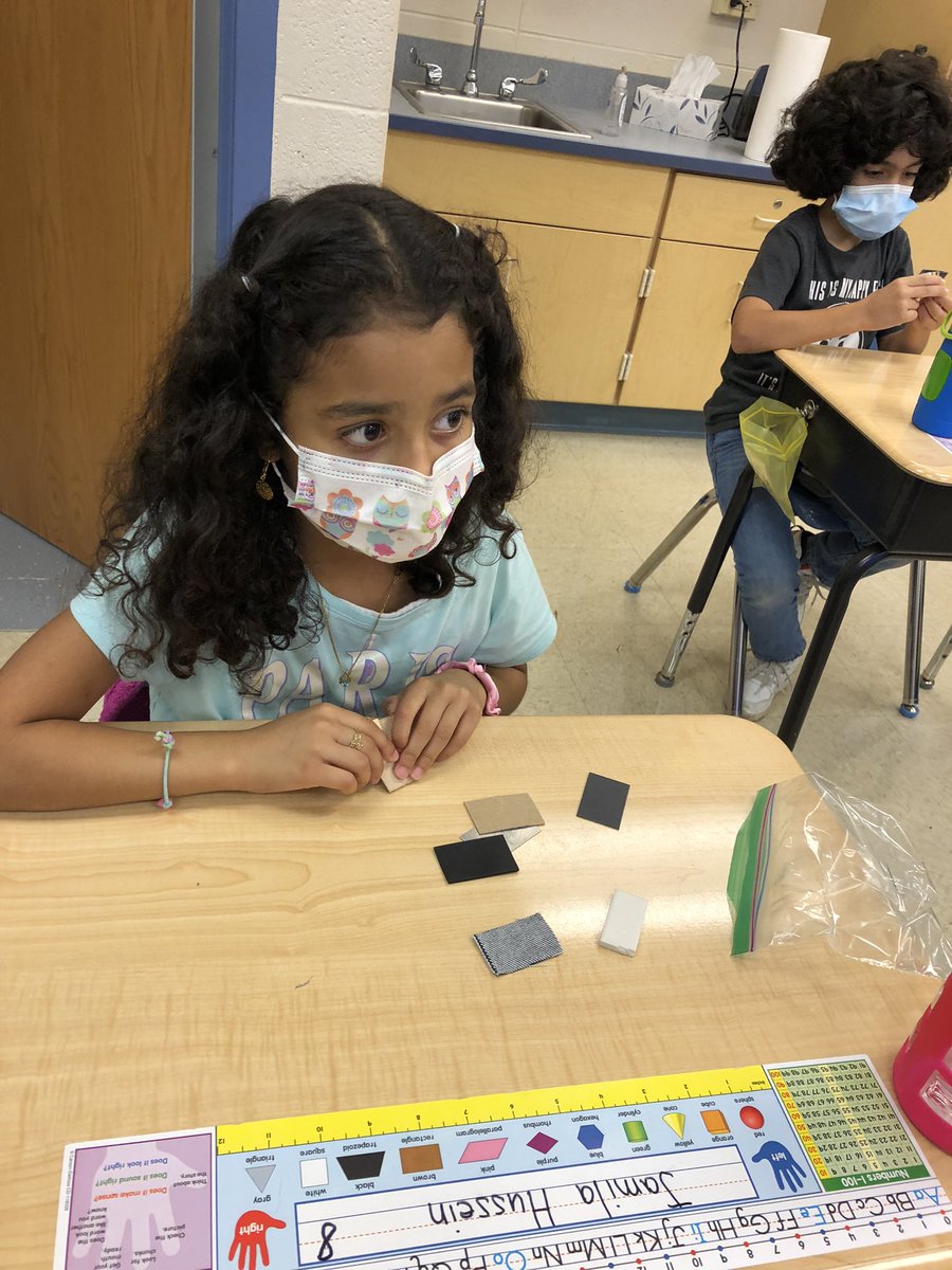 Lieb_Principal's tweet photo. 2nd graders discussing the properties of different materials. #liebcares #rsd122cares https://t.co/I9SryAuk0r