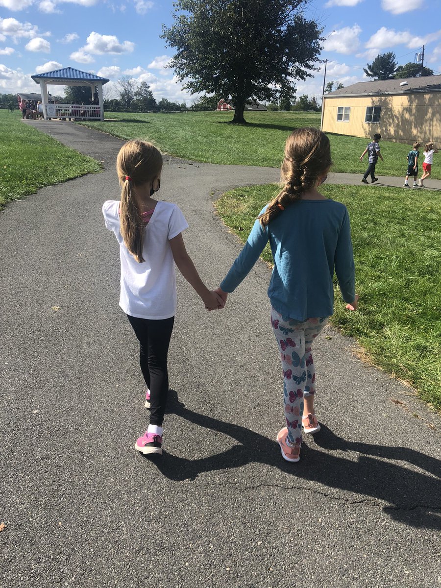 Sometimes the little moments help us see so much goodness. 🥰  <a href="/TheC2Crew/">Shannon McCarthy</a> #beartavernpride #KindnessMatters #SEL