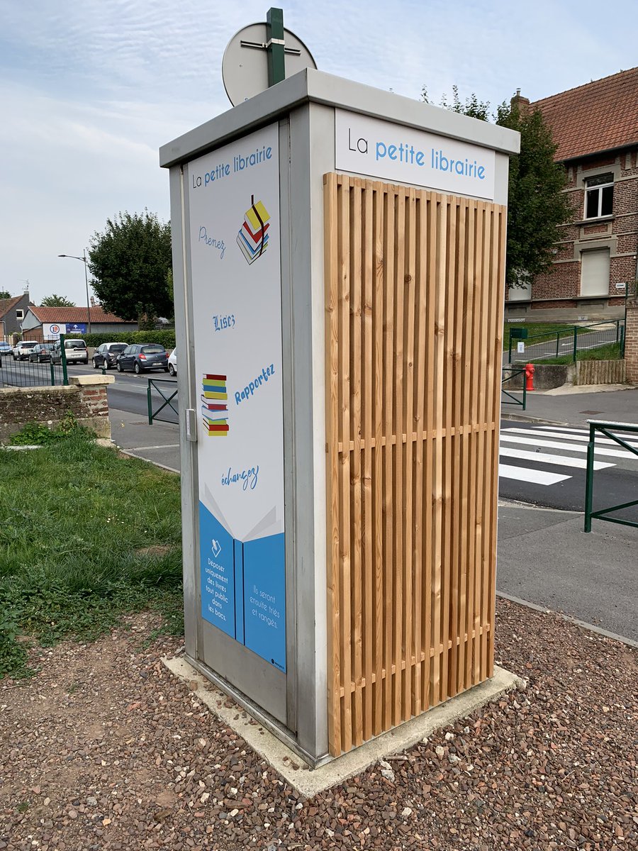 laboiteduwetz's tweet photo. On a des consœurs dans le secteur de @GrandArras !
Connaissiez-vous la #boîteàlivres de #Wailly ? Elle est belle et pleine de bouquins en tous genres ! 📕📗📘📙
Si ces initiatives pouvaient se développer, c’est vraiment tout le monde qui y gagnerait ! #livres #culture#partage 📚 https://t.co/fogkDxoVad