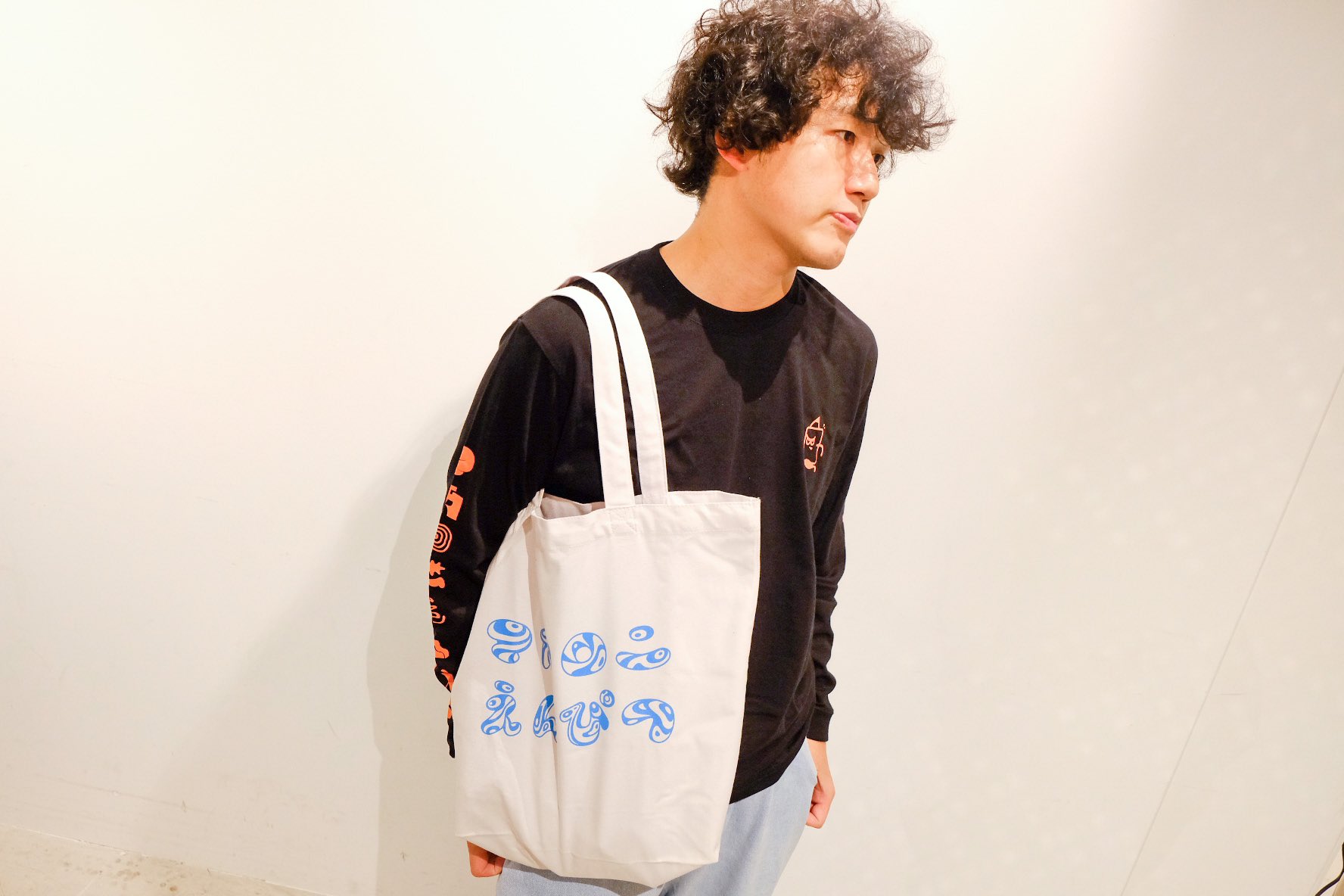 マカロニえんぴつ サイン入りトートバッグ GOODS｜マカロニえんぴつ Official Website