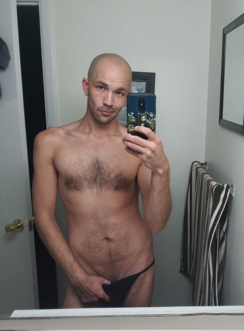 1 pic. Gooooood morning!!! 
#goodmorning #gay #GoodVibesOnly #bodypositive #gayandbald #gaybottom #puppyplaycommunity