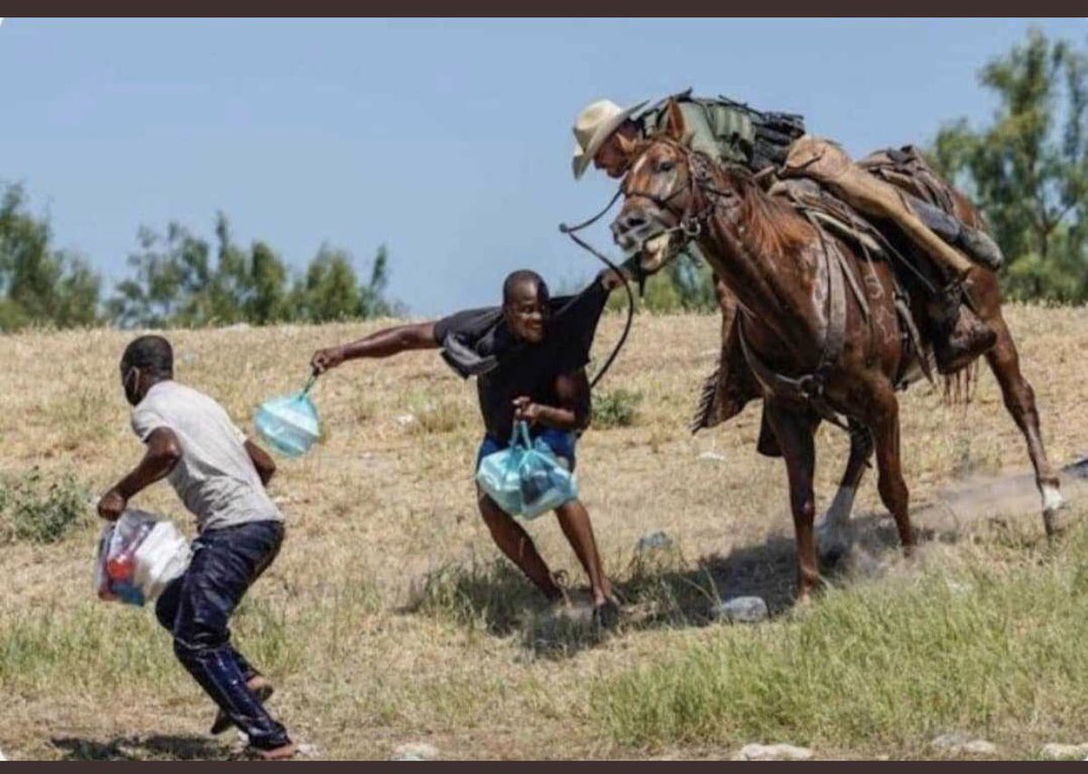 melvind01's tweet image. No sé cómo nombrar esta imagen,  o peor aún no se  cómo llamará la comunidad internacional a este hecho...... Creo que dirán que el vaquero es Dominicano o es de descendencia Dominicana.