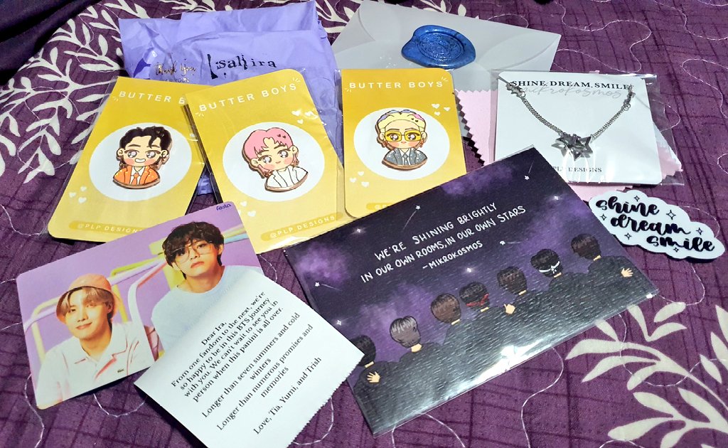 sahirawr's tweet photo. I was confused when I got mail but ugly cried when I opened and saw it was all the way from the PH from @flailingbloo @saranghaeyoongs @borabaetrix 😭💜 I knew 2/3 of them from other fandoms and am so glad BTS helped us reconnect 🥺 LOVE YOU THANK YOU 😘 (+ that Friends quote 😭) https://t.co/9sXENpfCis