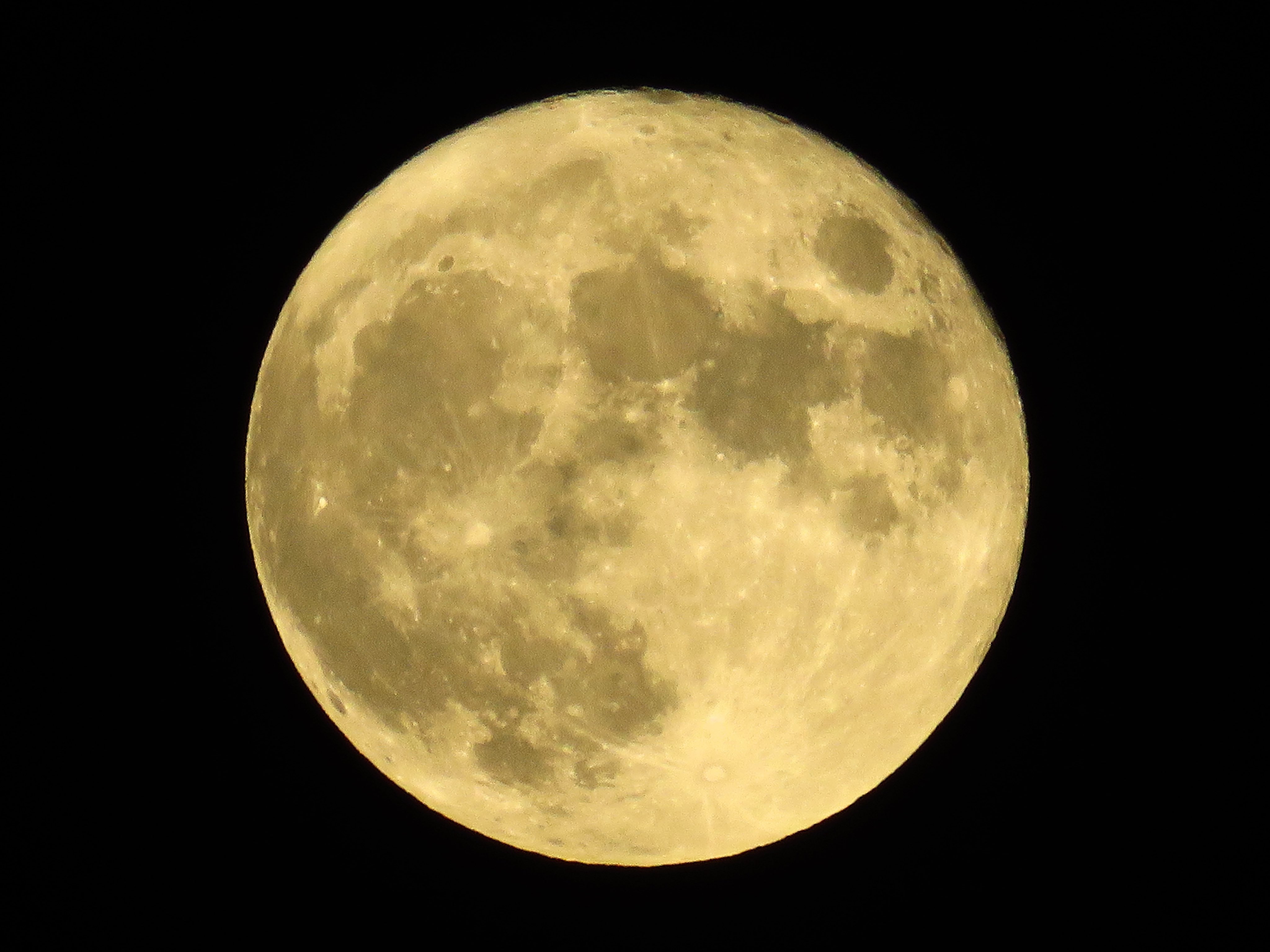 荒木健太郎 中秋の名月 の満月が綺麗ですね ぜひ夜空を見上げて 素敵な 十五夜 の月夜をお過ごしください T Co Hiuypgu8jm Twitter