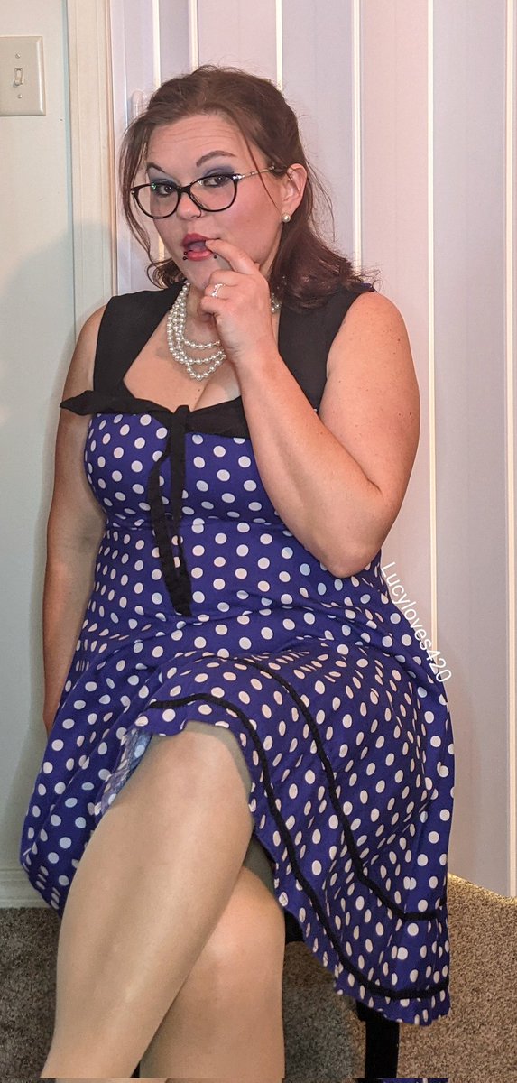 Lucyloves420's tweet photo. Dont you wish
                    I were your 
                                Girlfriend ⁉️🤔😉

Follow &amp; Rt 
📣Selling custom content, Squirting, Anal, Milf, 420, Bdsm, Ddlg, Video Chat, OnlyFans, Pocketstars, Manyvids, NO PPV!!📣 

Links in Bio❤️ https://t.co/0JY4SRL9NT