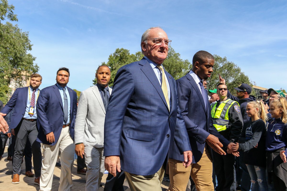 My Q-and-A's with #NotreDame AD Jack Swarbrick:
Part I: On ND Stadium experience, Peacock
https://t.co/ez2FQYrof7
Part 2: On Realignment & independence, 12-team CFP, NIL, NCAA reboot, Kelly milestone
https://t.co/jfMRC3wmr1 https://t.co/4LMFT6LiEv
