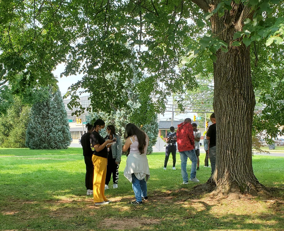 Enjoying the great weather and getting to know our fellow students @LHS_NJ <a href="/LPS_SSD/">SocialStudiesLPS</a> #SEL <a href="/GGlassEducator/">Dr. Marnie Hazelton</a> @LindenSupe @LindenSchoolsNJ <a href="/NJEA/">NJEA</a> <a href="/LEASSN/">Linden Ed Assn.</a> <a href="/LeaderNjea/">NJEA Teacher Leader Academy</a> @4Dteaching <a href="/LearnForwardNJ/">Learning Forward NJ</a>