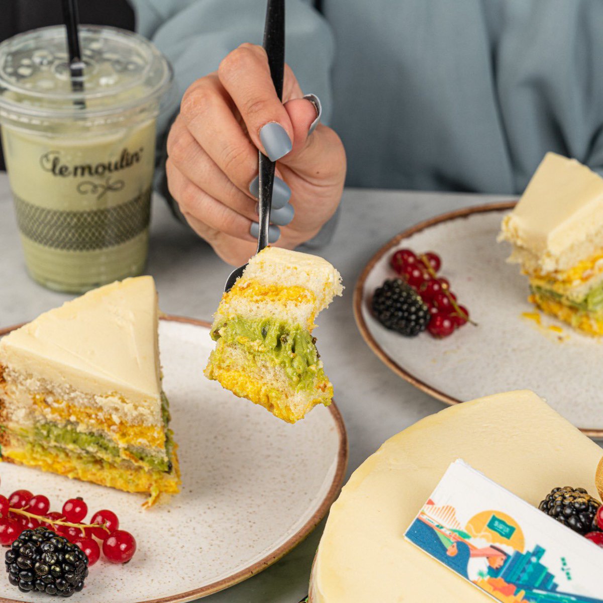 وطني الحبيب وهل أحب سواه..
احتفالكم يكتمل مع كيكة لومولا بطبقات من المانجو و البستاشيو 😋💚
#اليوم_الوطني_السعودي #هي_لنا_دار #لومولا_بيكري