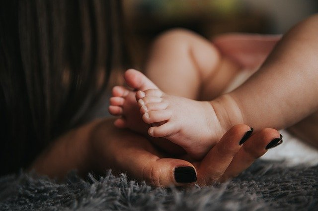 As a new parent, you are anxious to provide the best care to your little bundle of joy. Read more for a few helpful parenting tips: bit.ly/2XJTdm0 #parenting #babycare #newparent #mommyblog #littletoes #babytips