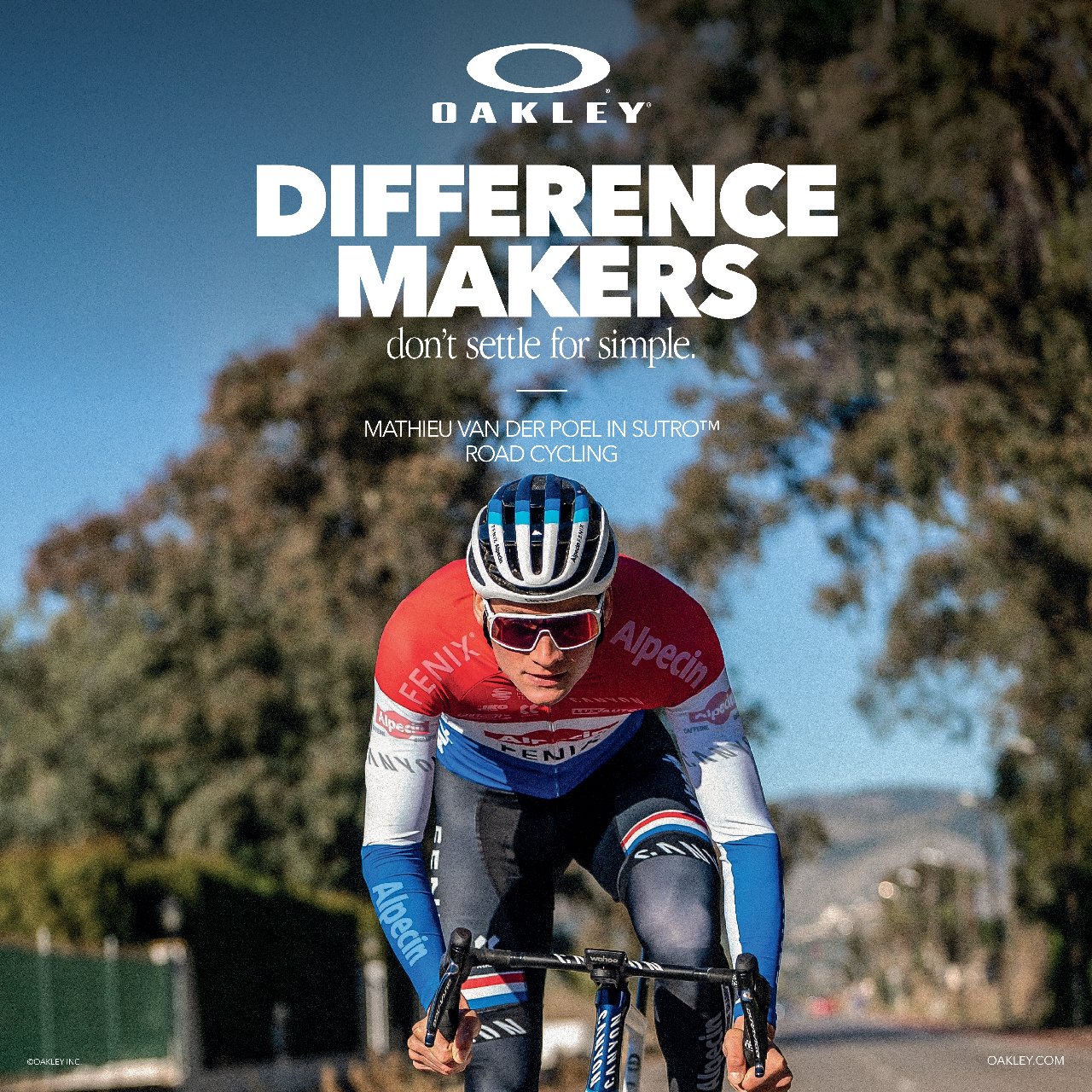 Optica Optima on X Las gafas Oakley Sutro estan disenadas para ser el accesorio imprescindible de los ciclistas Su lente es una pantalla con la tecnologia Prizm que protege la vista