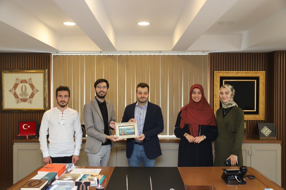 tuiddernegi's tweet image. Genel başkanımız Mehmet Salih Turan ve yönetim ekibimiz Önder Derneği Genel Başkanı Abdullah Ceylan’ı ziyaret ettiler. Yeni görevini tebrik edip ortak çalışmalarımızı istişare ettik.
Kendilerine misafirperverliklerinden ötürü teşekkür ediyoruz.
#tuid #turkiyeilahiyatlardernegi