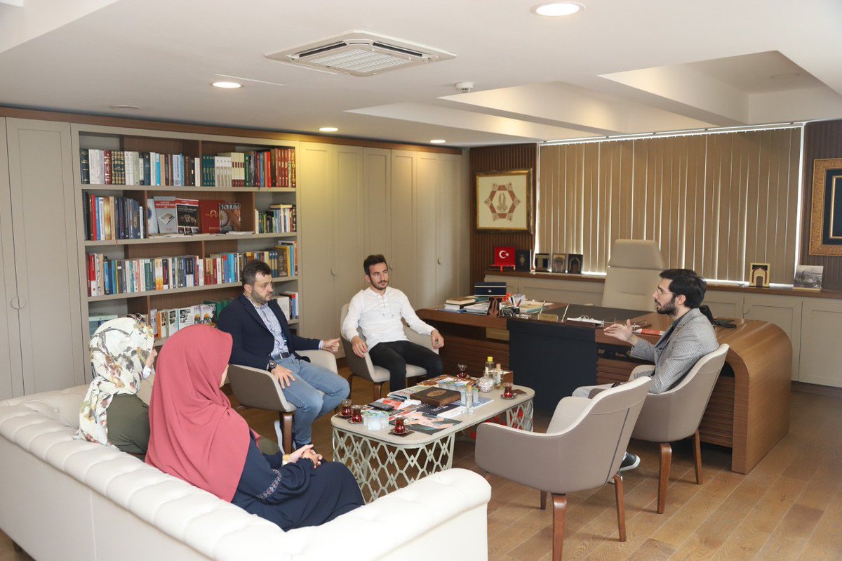 tuiddernegi's tweet image. Genel başkanımız Mehmet Salih Turan ve yönetim ekibimiz Önder Derneği Genel Başkanı Abdullah Ceylan’ı ziyaret ettiler. Yeni görevini tebrik edip ortak çalışmalarımızı istişare ettik.
Kendilerine misafirperverliklerinden ötürü teşekkür ediyoruz.
#tuid #turkiyeilahiyatlardernegi