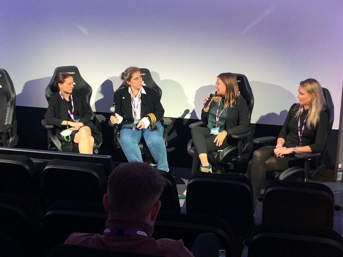 Despite playing a crucial role, women are still facing many challenges in the cannabis industry. Pia Mertens, Lisa Haag, Franziska Katterbach and Marguerite Aarnold address these challenges in the Women in Cannabis Panel. 
 #womenincannabis #cannabisculture  #EUMedicalCon