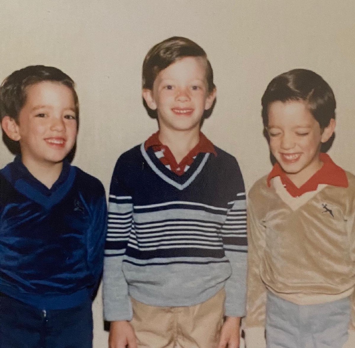 MrDrewScott's tweet image. Some things don’t change❤️
The three of us together has always been a recipe for laughter! 
#brotherlylove
