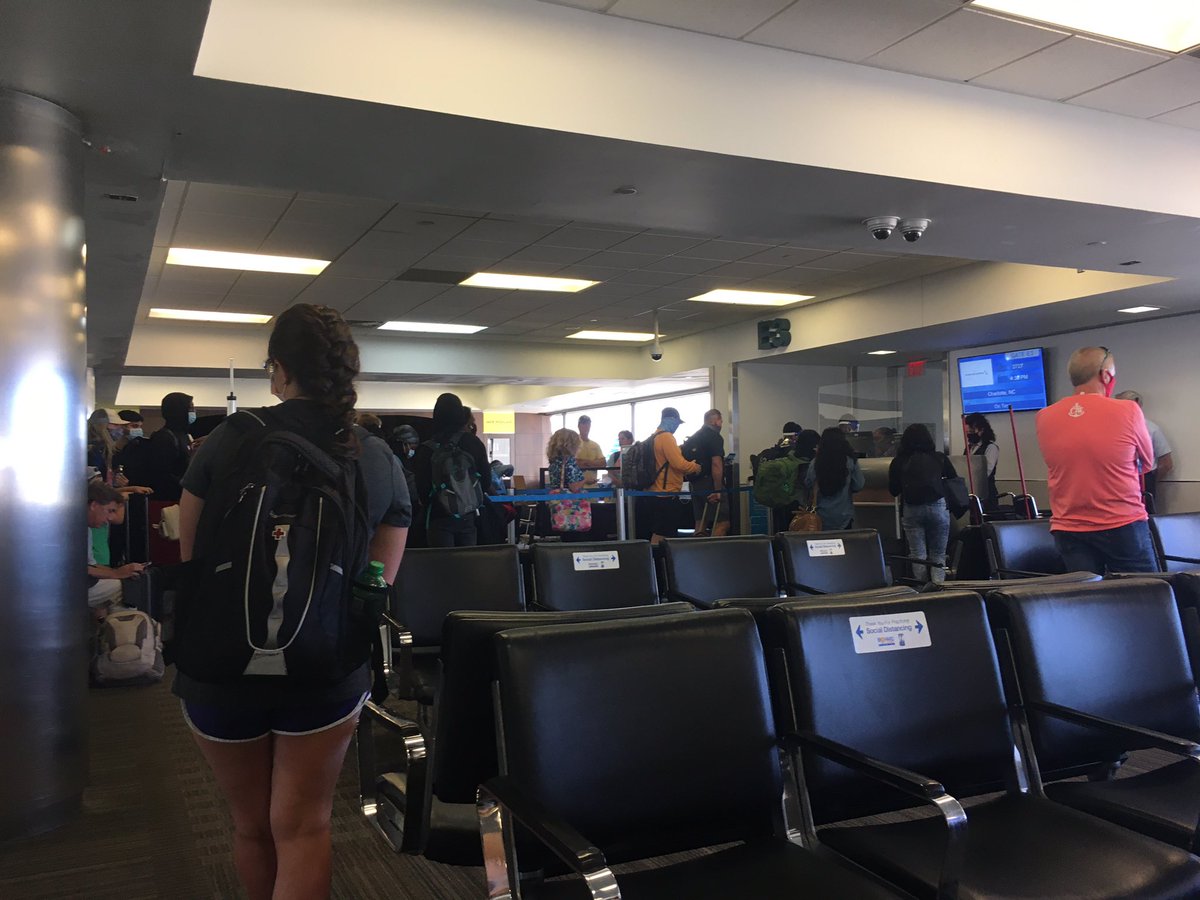 markdag's tweet photo. Not only is @americanairlnes packing planes w/ no social distancing, they’re putting 80% of passengers into Group 9 so they crowd in and board together. WTH? As a longtime customer/Gold member, I expect better. We all should! @thepointsguy #COVIDIOTS #COVID19 #AmericanAirlines https://t.co/7DbEG05ay2