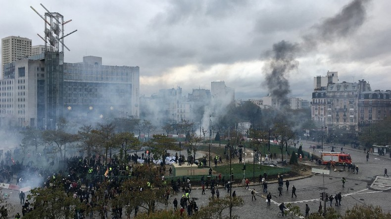 RTenfrancais's tweet photo. Priscillia #Ludosky et Faouzi #Lellouche déposent plainte contre le préfet de Paris Didier #Lallement
#Giletsjaunes
➡️ https://t.co/R7L9tJljAX https://t.co/GFRXlyMIWV