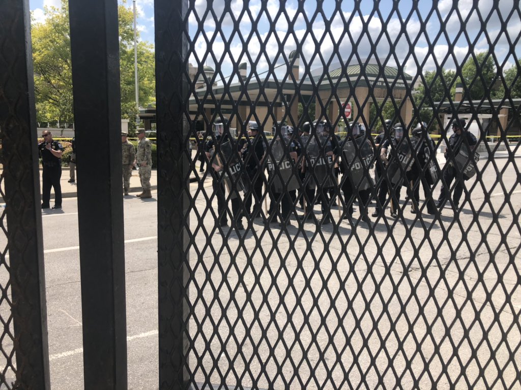 Things are currently peaceful as BLM et al argue with Trump supporters, but police are keeping the fence closed.Behind the fence, riot cops are taking formation. Unclear to me if they plan to push on the protest happening.