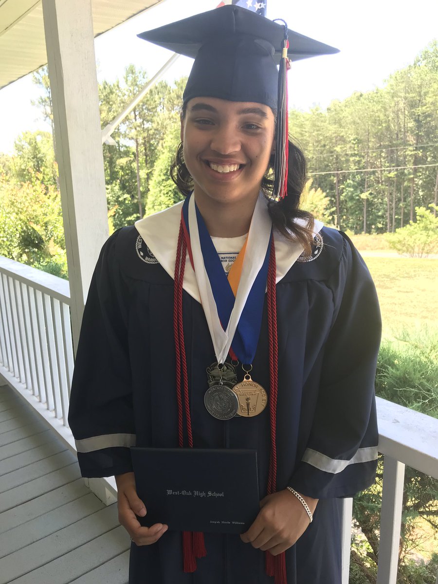 CourtQueen01's tweet photo. Got my diploma today! #WARRIORSTRONG https://t.co/brcUxyPGzR