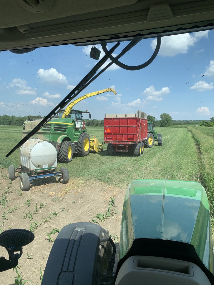 Great day for Hay ⁦<a href="/KennyFeltz/">KENNY FELTZ</a>⁩ ⁦<a href="/LooserRyan/">ryan looser</a>⁩ ⁦@Pletschy01⁩