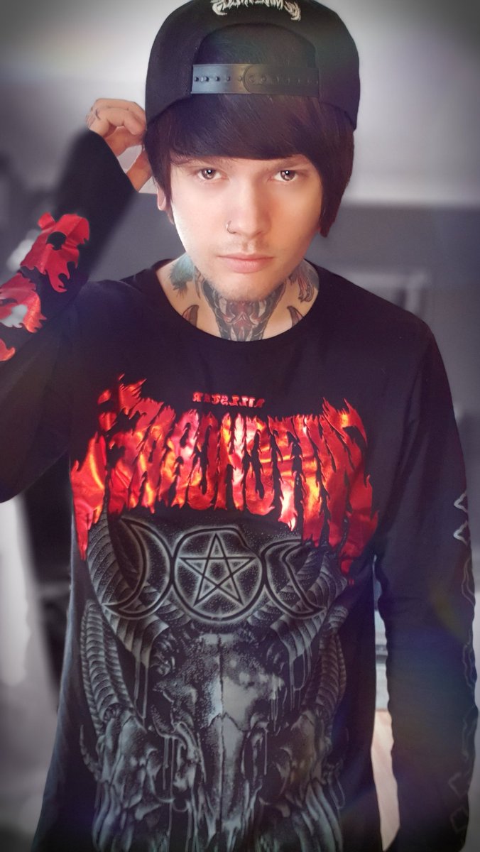 JoshPyw's tweet image. How is everyone doing? Bored of lockdown yet or has it been lifted for you? 😷☣ #letmeout