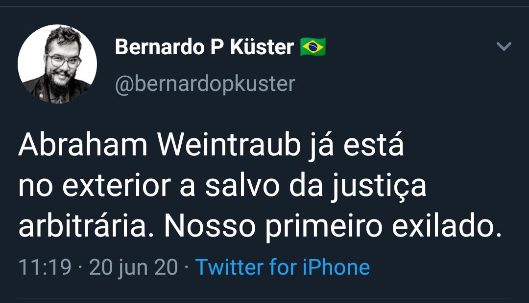 O curioso caso do exilado político que trabalhava para o próprio político