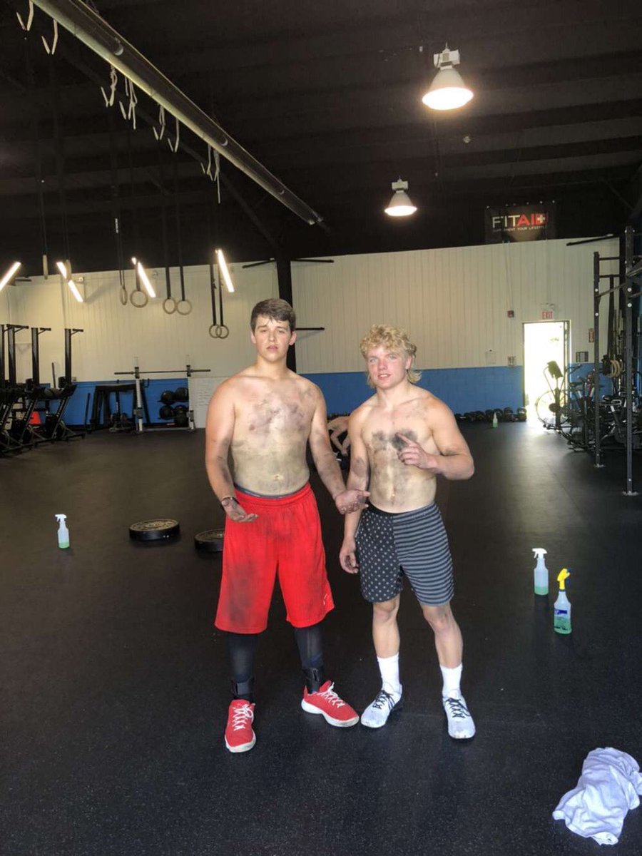 BrodyHallin's tweet photo. 400 meter tire flips ✅ https://t.co/pe26k3UJ6V