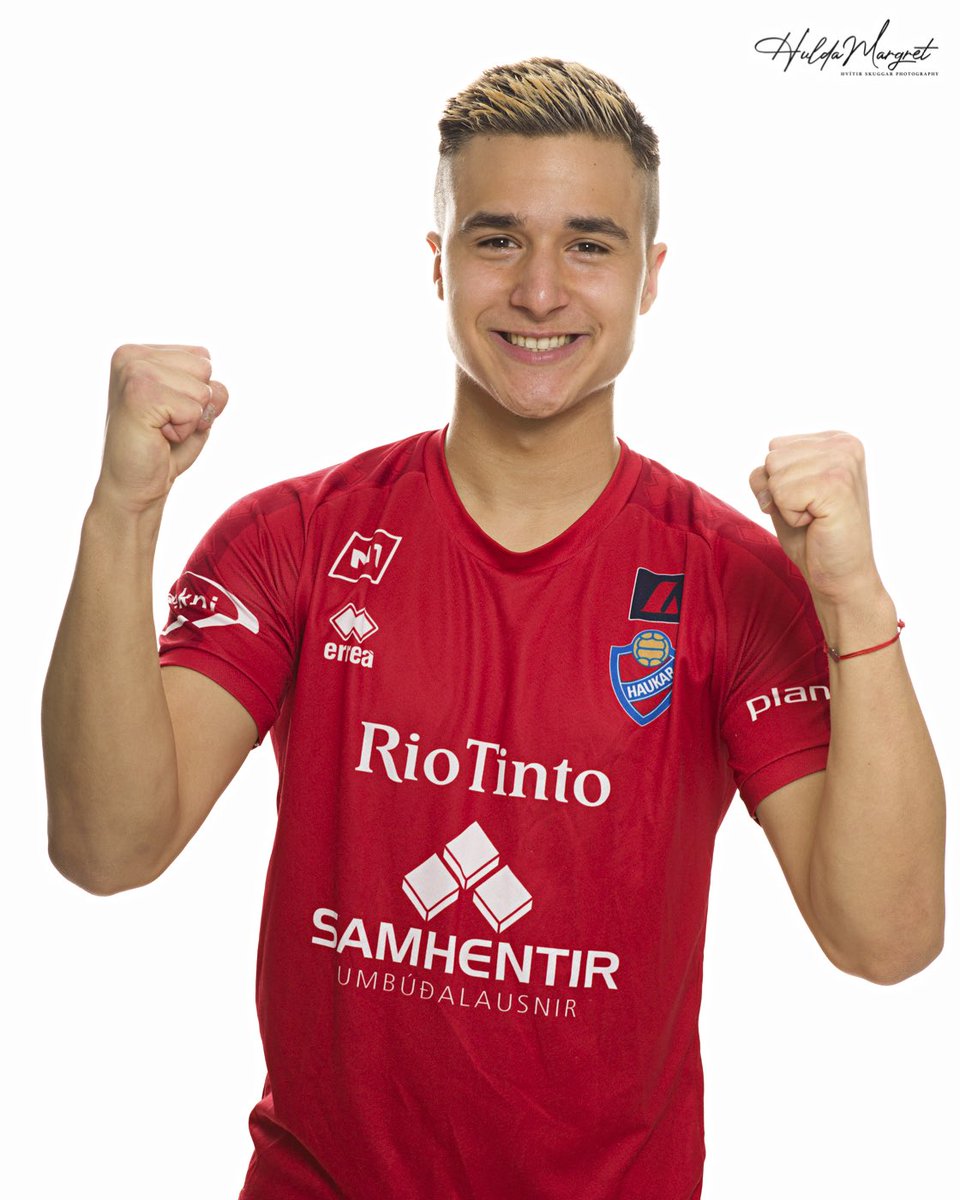 FCHaukar's tweet photo. 2-1 sigur á sterku liði Fjarðabyggðar. 3 stig í hús ⚽️ Niko og Kristófer Jóns með mörkin. Þökkum KFF fyrir góðan leik. Áfram Haukar 🔴⚪️🔴 #2deild #fótbolti #haukar #fotboltinet @footballiceland https://t.co/GtPzFihyIp