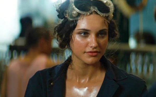 Débora Nascimento como Martina em The Incredible Hulk appreciation tweet