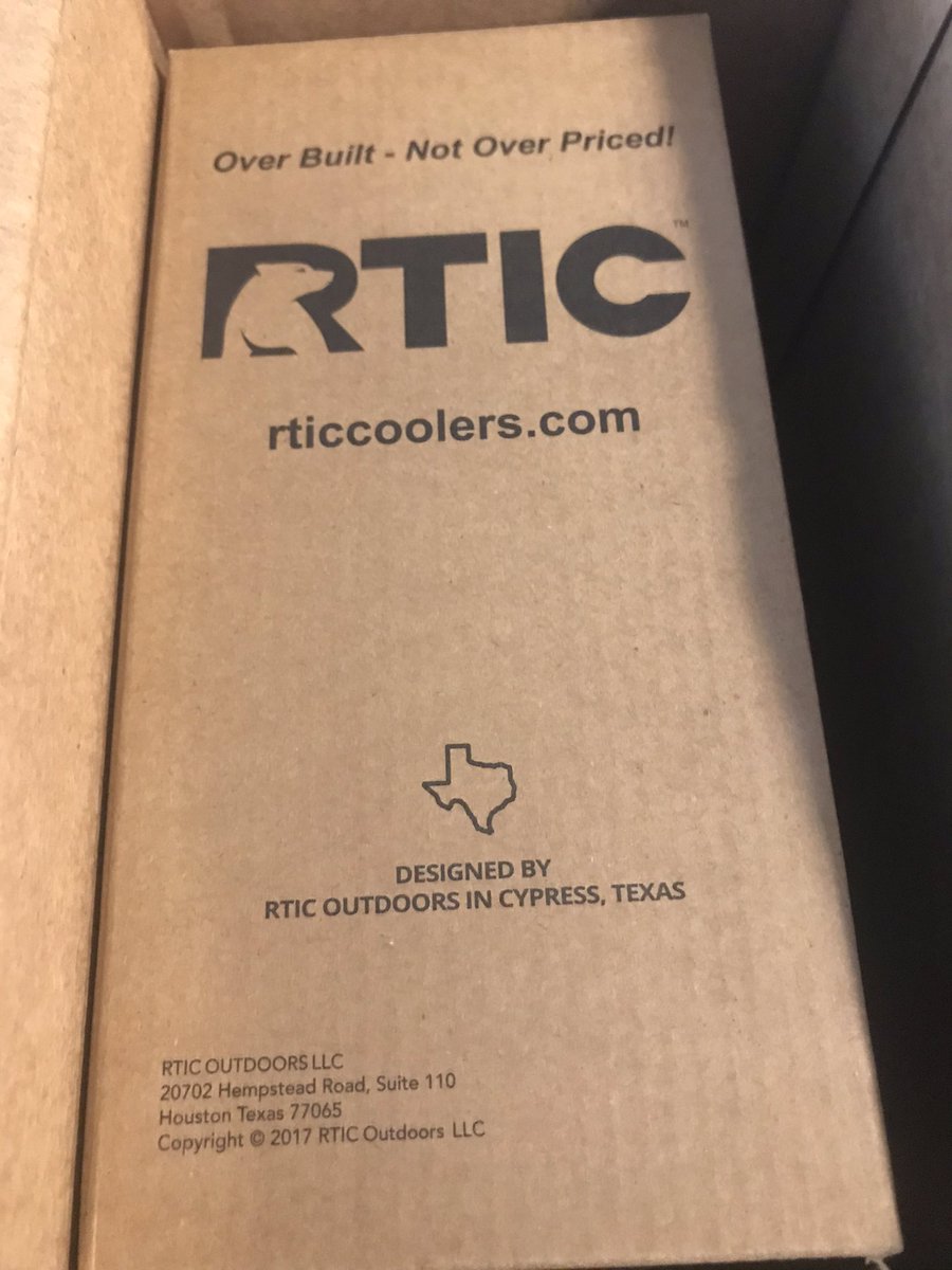 marielyevelyn's tweet photo. Feels like ages ago I ordered my Tumbler from @catholicguyshow but at least it arrived safe and perfect for the hot Texas summer!! Thank you @linorulli @JillRulli and all people that make it happens! #isnevertoolate PS: Though I could drive 3 miles to Rtic and pick it up myself😉 https://t.co/LeoffSPjMl