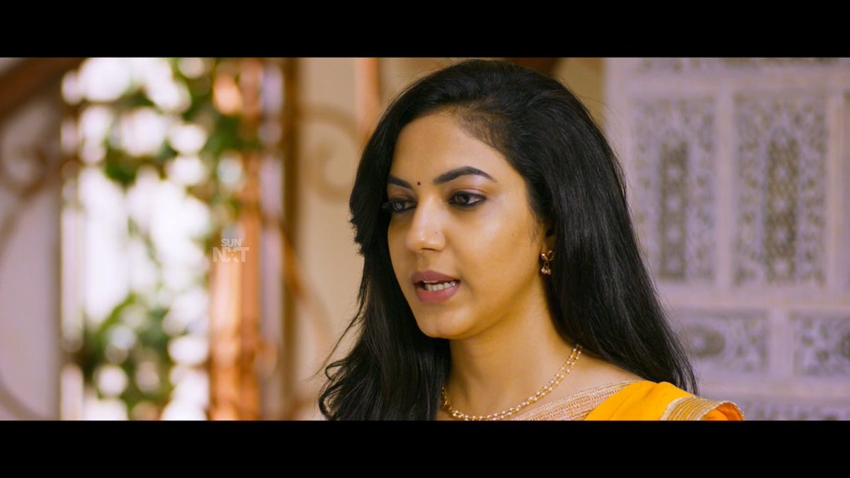 Pelli Choopulu dialogues are . When Chitra bravely refuses the original marriage proposal (after the confusion ends), her grandma gets worried about her missing the TV serials. That Narasimha lo Rajinikanth dialogue by Darshi when Prashant confuses the homemaid as his bride.