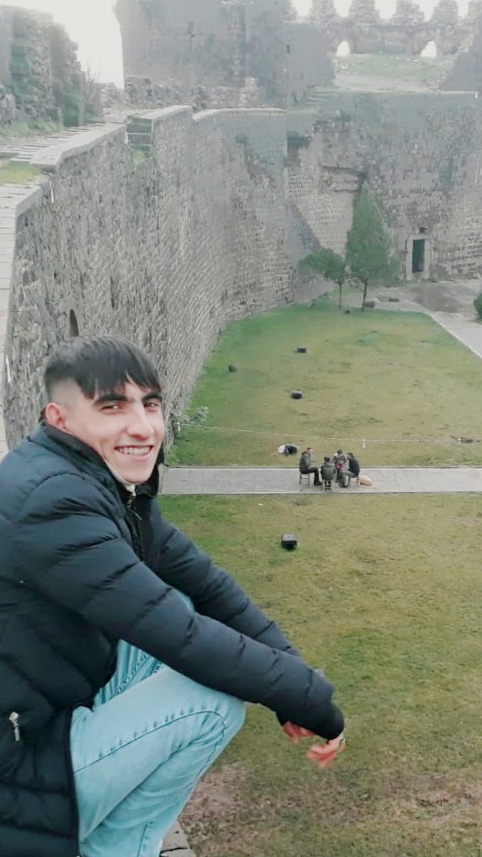 - Ken Jiyanee ,
Pê Bıgre Bazde (: 🍂