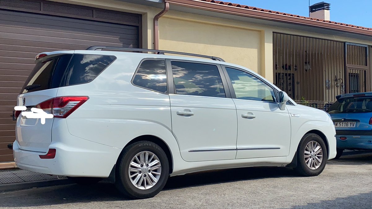 ivanchu_sanfer1's tweet photo. Aqui os presento mi nuevo coche .
ssangyong rodius d22t premium aut Atras dejo mi kia ceed y me meto en algo mas familiar lo bueno que tiene es que mi kia se queda en mi familia.
#ssangyong #rodius
#ssangyongrodius A quien le interese tenemos grupo de whassat. https://t.co/Dpza4ua0aV