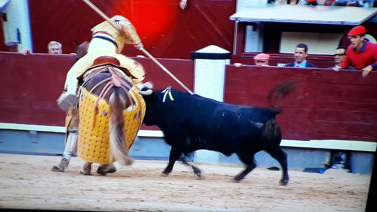 JMariaJD's tweet photo. Enhorabuena por la reposición de @Paisajeherrado1 #Cuadri a través de #AmazonPrimeVideo
D.Fernando Cuadri dando buenas explicaciones de sus toros y el buen entendimiento de la cuadrilla de Javier Castaño.
#LasVentas2013 https://t.co/YSLNGSQqS5