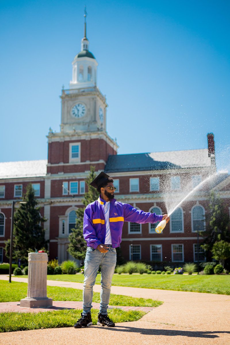 2rainez's tweet photo. Howard Alumnus. B.S. Biology. Thank Ya Laude. 
#4in4owt https://t.co/3PLu0w9DBY