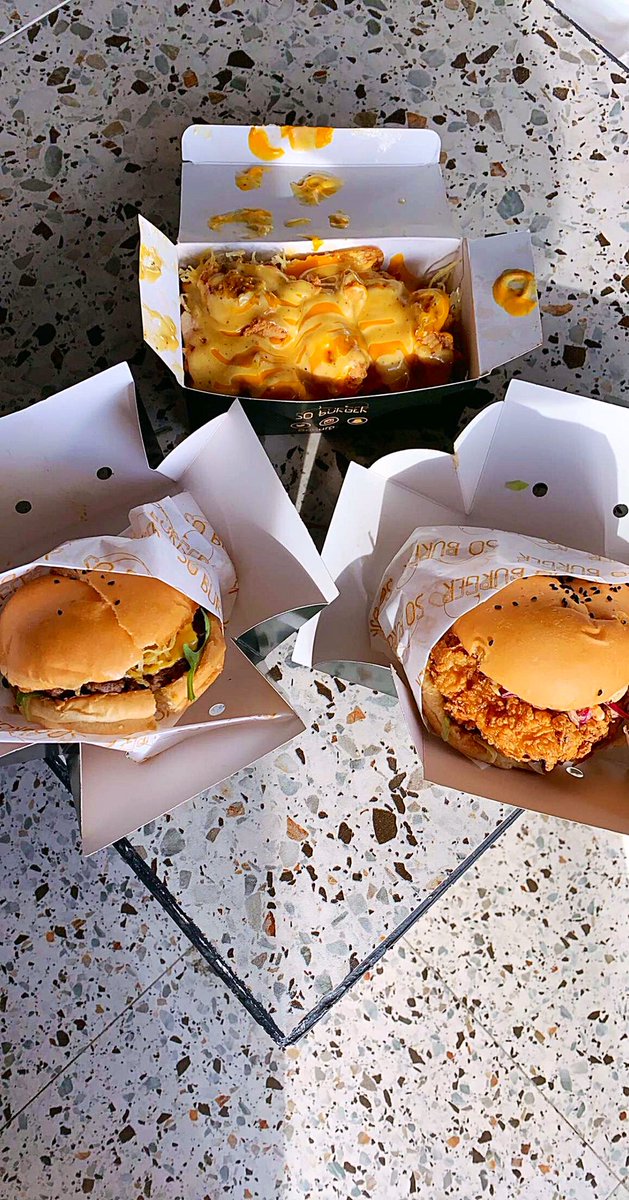 hghyto's tweet photo. So Burger 🍔 

متخصصين بالبرجر واعتبره من
 Top 5 بالرياض

جربت سو برجر لحم و بطاطس سو
وميبل الدجاج اسطورية 🐔

الجلسات للجميع ويفتحون ٤ العصر
حسابهم بالانستا
Soburgersa https://t.co/9pjLZ6O2pn