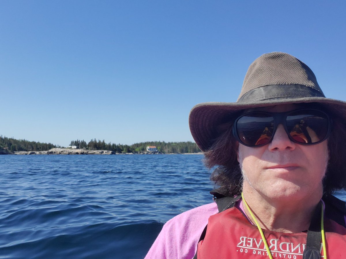 EasyLabAcadia's tweet image. Kayak escape