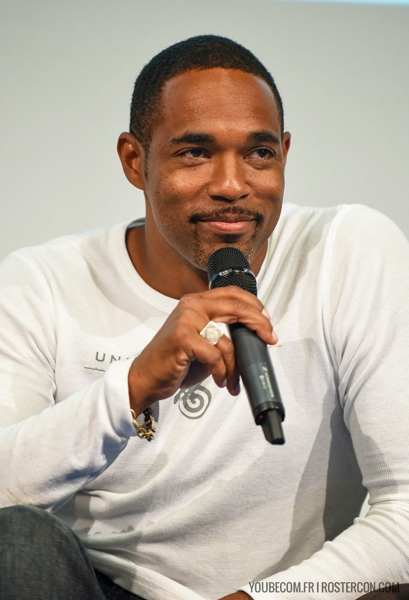 RosterCon's tweet photo. Il y a 5 ans / 5 years ago - #greyscon by So Sweet Sensation
Jason George était à la convention #Greysanatomy
#JasonGeorge was at the Grey's Anatomy convention https://t.co/s4DLgdudhz
