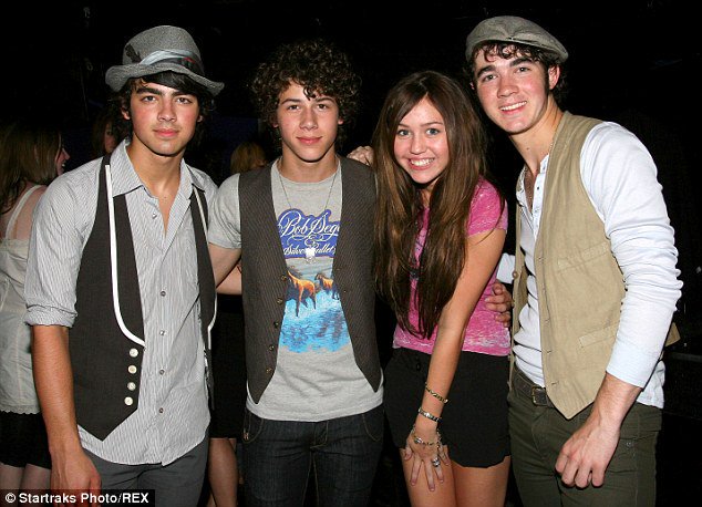 July 31, 2007: Miley attended the Jonas Brothers’ self-titled album release concert and party at The Roxy Theatre in LA.