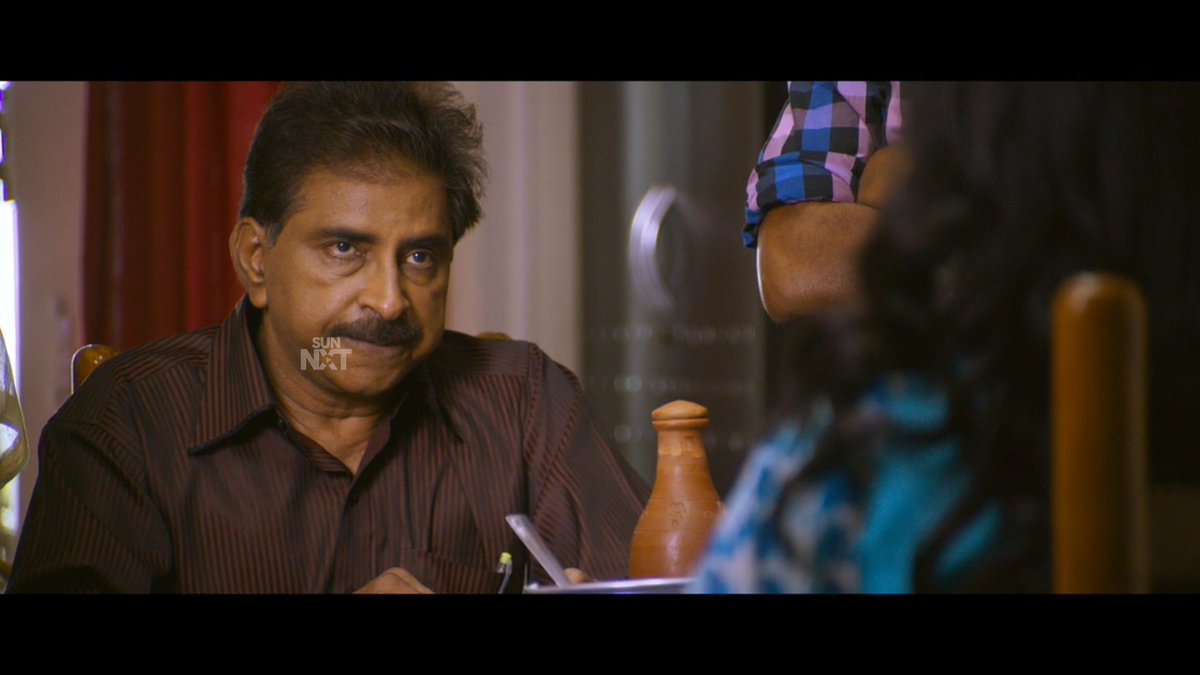 Chitra immediately repays Prashant by convincing his father about his cooking skills. Eventually, he gets convinced and asks him to prepare a nice sweet. Then Merise Merise song takes-off. Prashant falls for her."కడలే యదలో మునకేసేనాచిగురులు తొడిగే లతలే అన్నిసీతాకోకలాయే." 