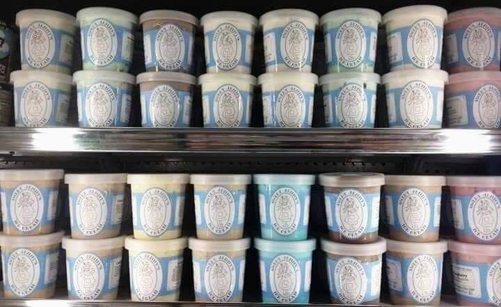 _SweetJennys's tweet photo. Retweet for a chance to win a free pint of Dads favorite flavor. Or just keep it for yourself. #FathersDay https://t.co/iNlRhjk1yM